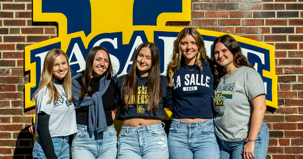 Image of students at Homecoming